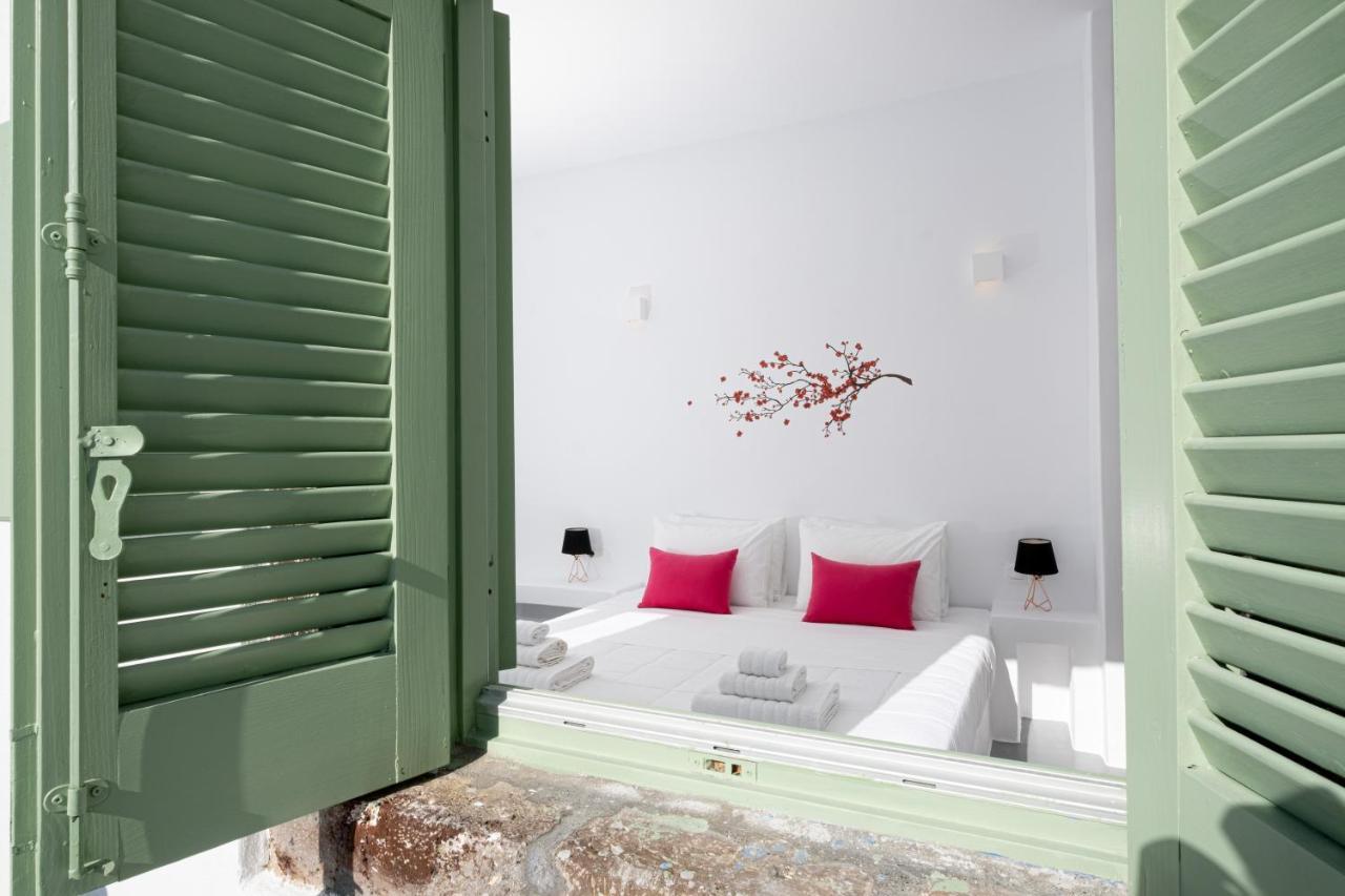White Orchid Cave House & *